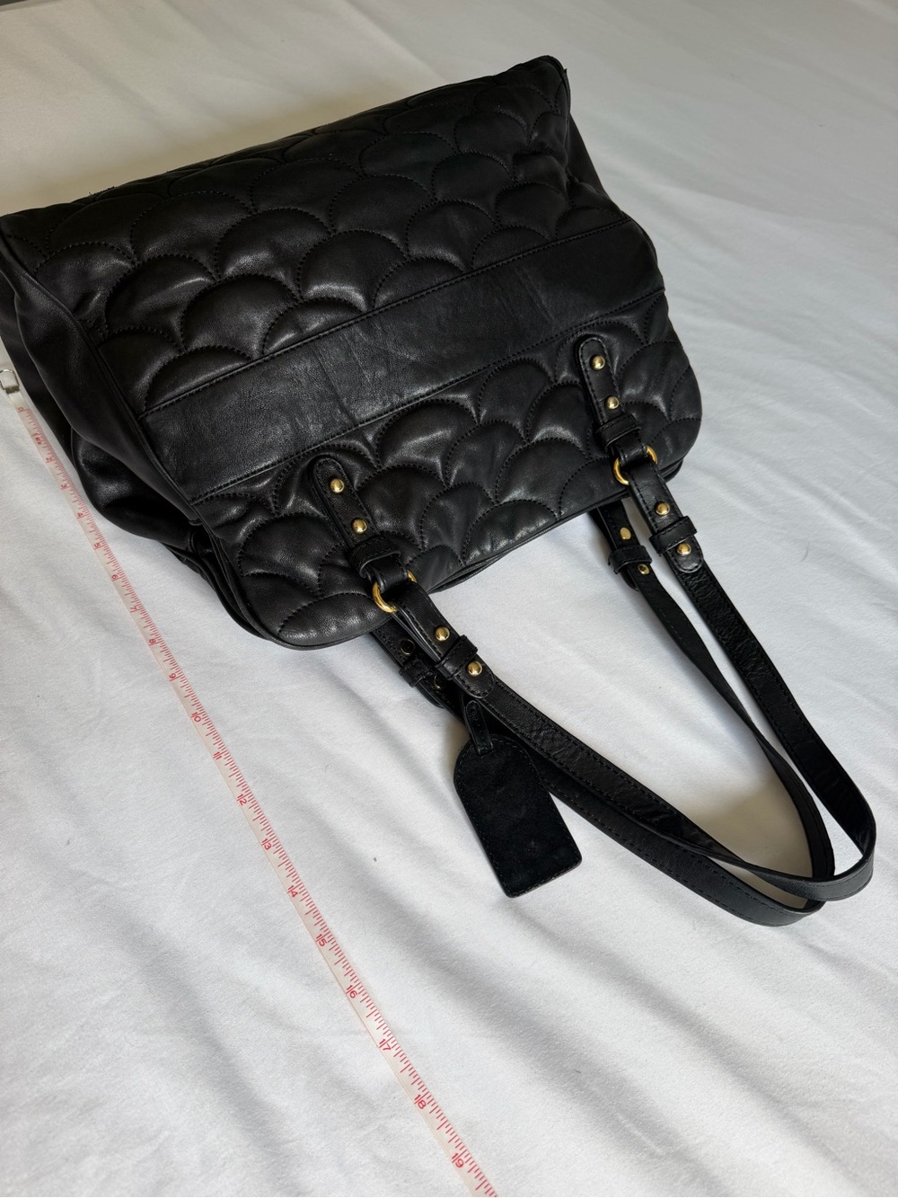 Badgley Mischka Leather Black Quilted Scallop Gold Hardware Shoulder Bag - Picture 14 of 14